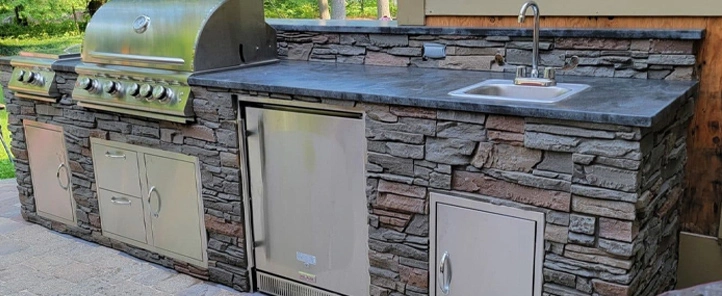 brick and stone outdoor kitchen in miami